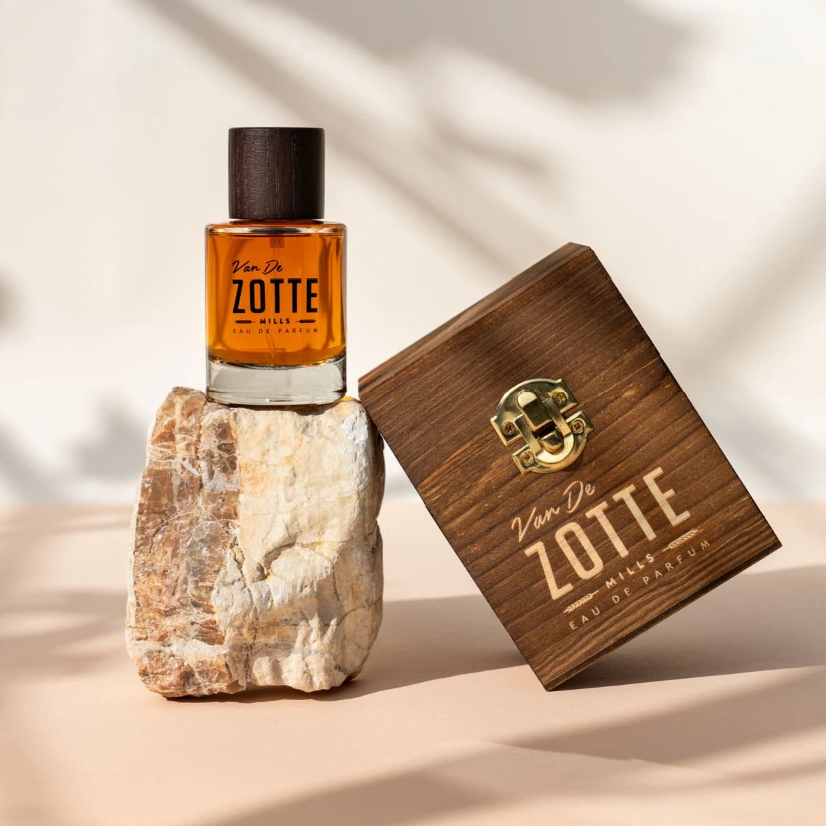 Van De Zotte MILLS - 50ML Eau De Parfum - 100% Nederlands - Incl. Houten Geschenkkistje 3 Van De Zotte MILLS - 50ML Eau De Parfum - 100% Nederlands - Incl. Houten Geschenkkistje