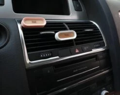 Eco Autoparfum ZWART - 2 Stuks!! - Luxe Auto Luchtverfrisser - Voor Luchtrooster - Autogeur -AutoVerfrisser - Trendy Design - VentilatieroosterMonteerbaar - Herbruikbaar - AutoLuchtje - Geurverfrisser - Eco Friendly - Biologisch Afbreekbaar 11 Eco Autoparfum ZWART - 2 Stuks!! - Luxe Auto Luchtverfrisser - Voor Luchtrooster - Autogeur -AutoVerfrisser - Trendy Design - VentilatieroosterMonteerbaar - Herbruikbaar - AutoLuchtje - Geurverfrisser - Eco Friendly - Biologisch Afbreekbaar -Parfum Winkel 1200x948 3